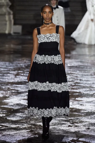 Look 50